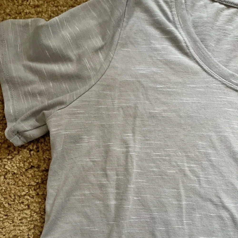 Light gray Nike tee - Picture 4 of 6